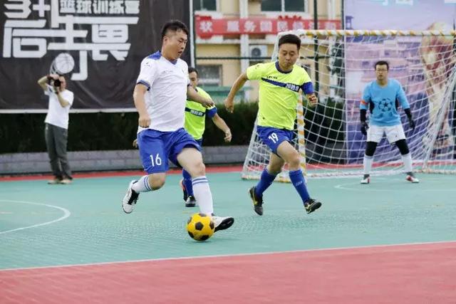 巴萨迎来首位巴西籍队长 拉菲尼亚担任重任
